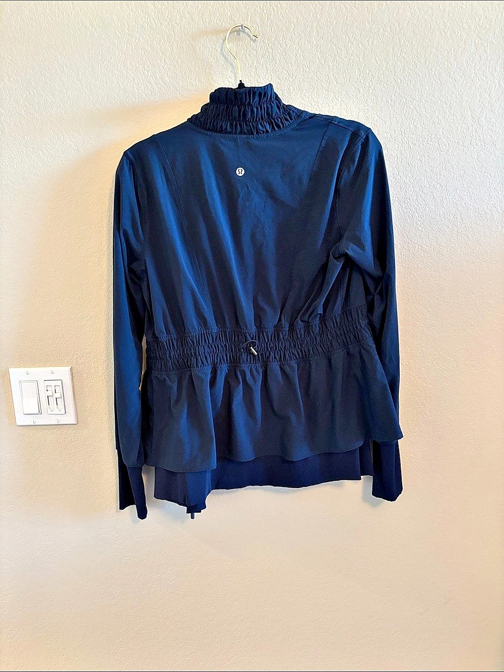 Lululemon Cross Chill Cinch-Back Casual Jacket Blue - Picture 2 of 2
